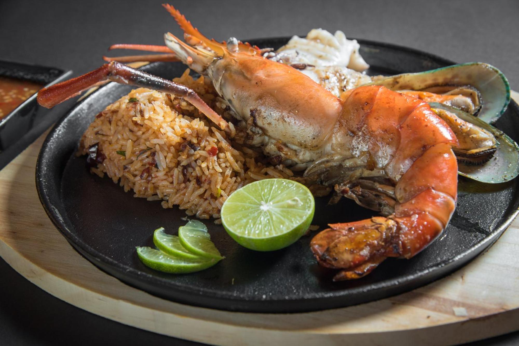Mii Hotel Srinakarin Bangkok Ngoại thất bức ảnh